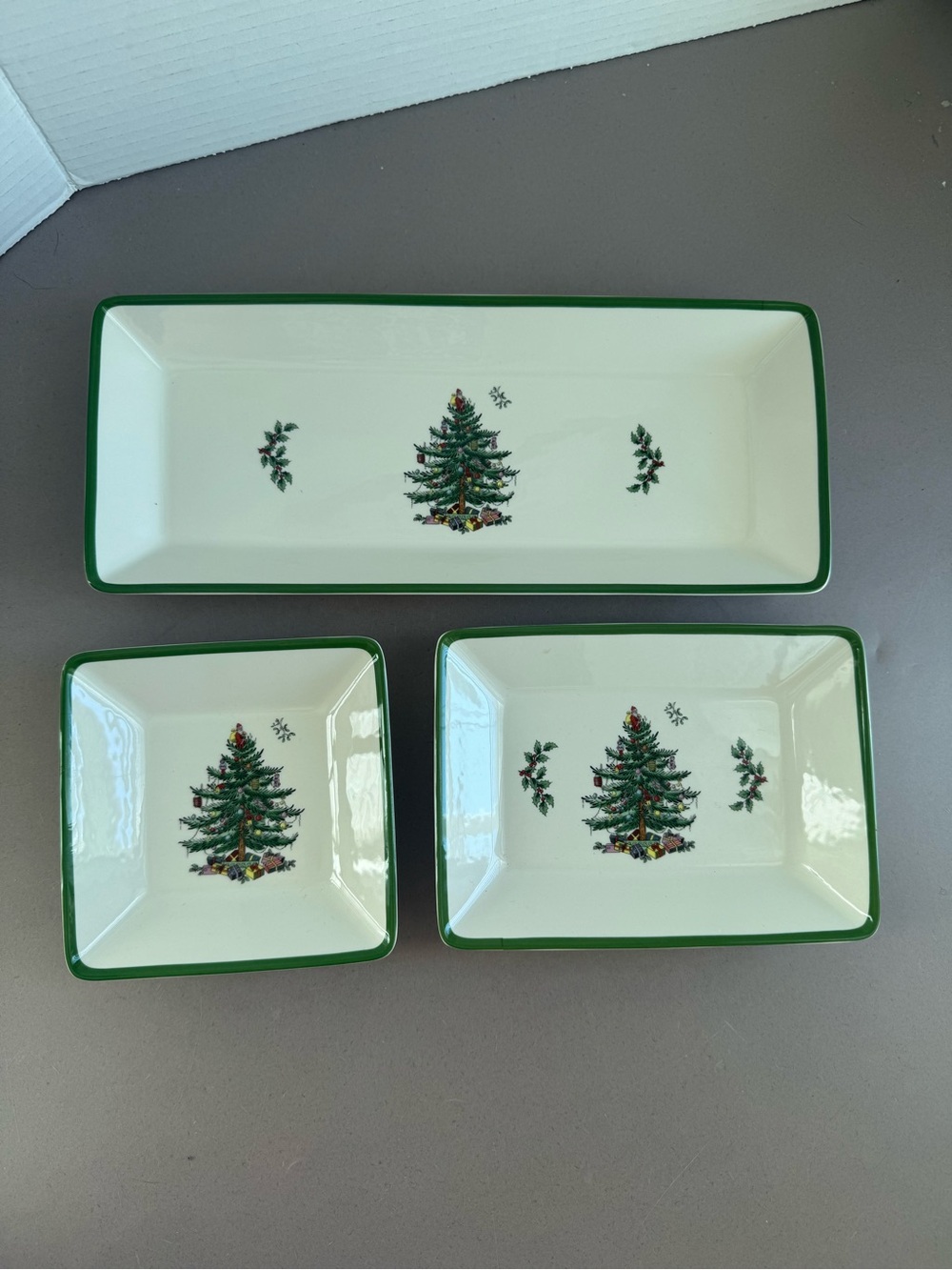 Spode Holiday Tree Ceramic Serving Set in Green and Cream